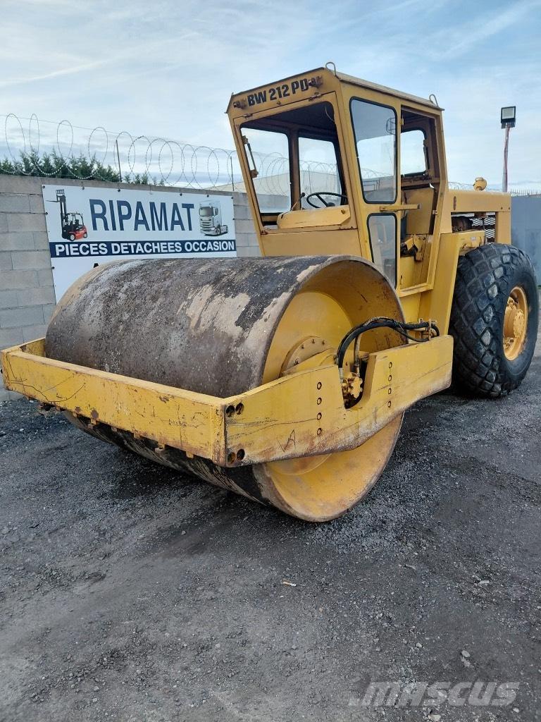 Bomag BW 212 P D Stampers