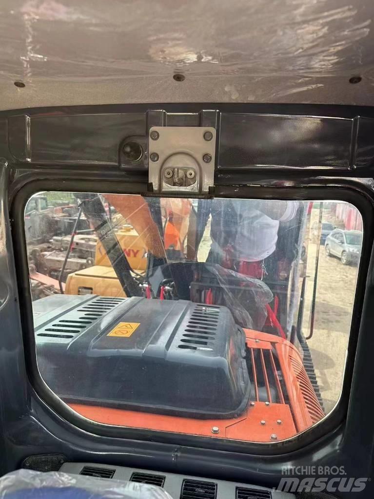 Hitachi 130 Rupsgraafmachines