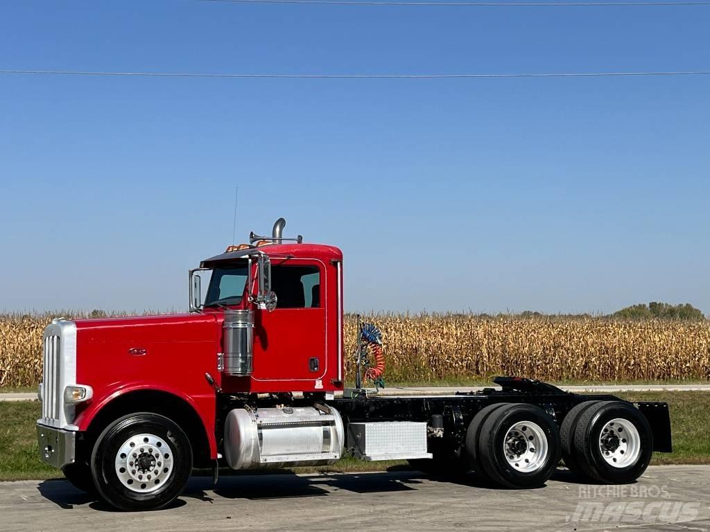 Peterbilt 389 Trekkers