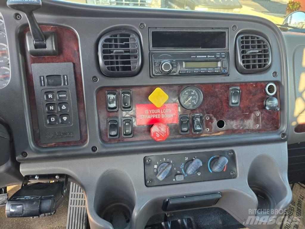 Freightliner M2 106 Platte bakwagens