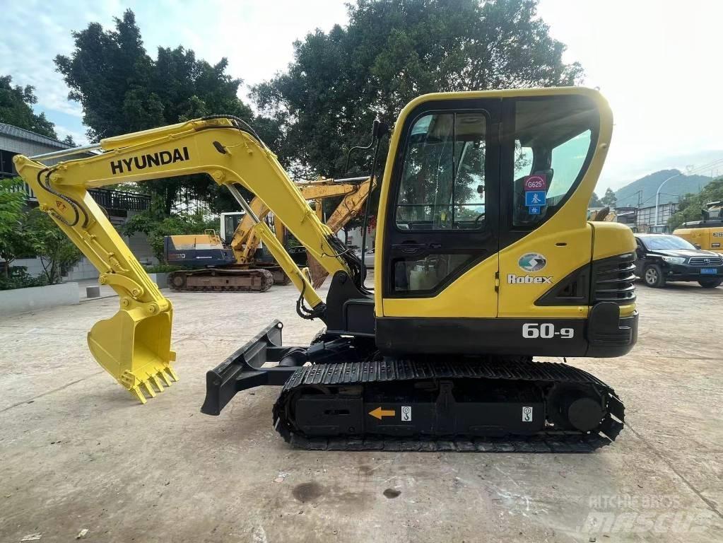 Hyundai R60-9 Rupsgraafmachines