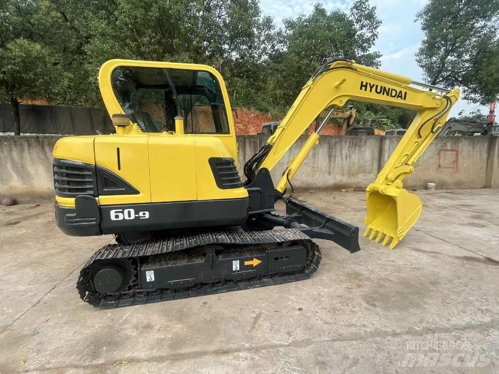 Hyundai R60-9 Rupsgraafmachines
