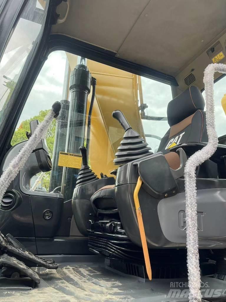 CAT 320 D Rupsgraafmachines