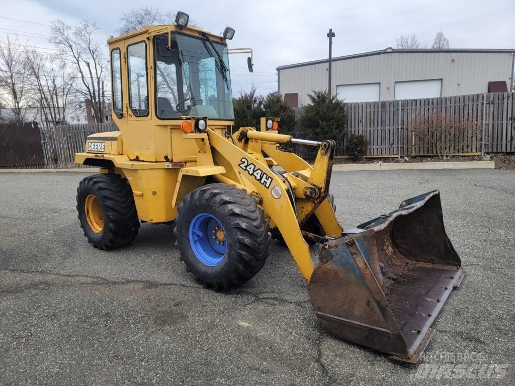 John Deere 244H Wielladers