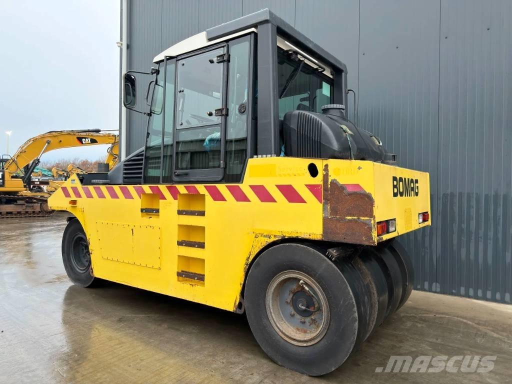 Bomag BW24R Bandenwalsen