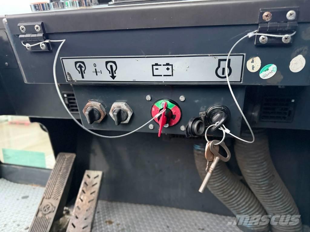 Bomag BW24R Bandenwalsen