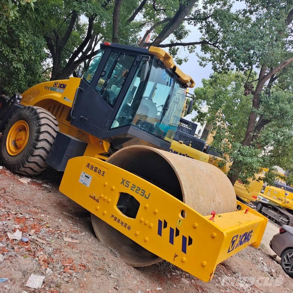 XCMG XS 223 J Trilrolwalsen