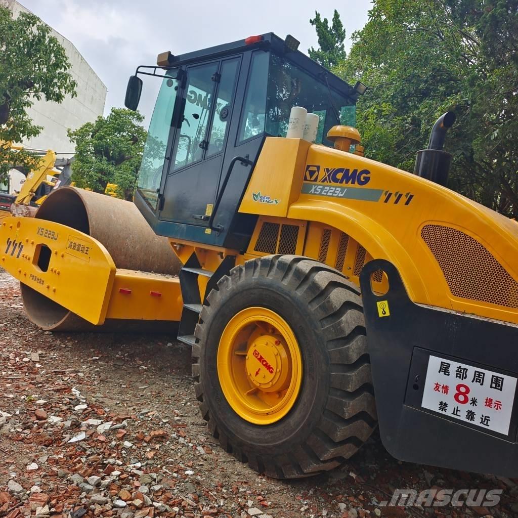 XCMG XS 223 J Trilrolwalsen