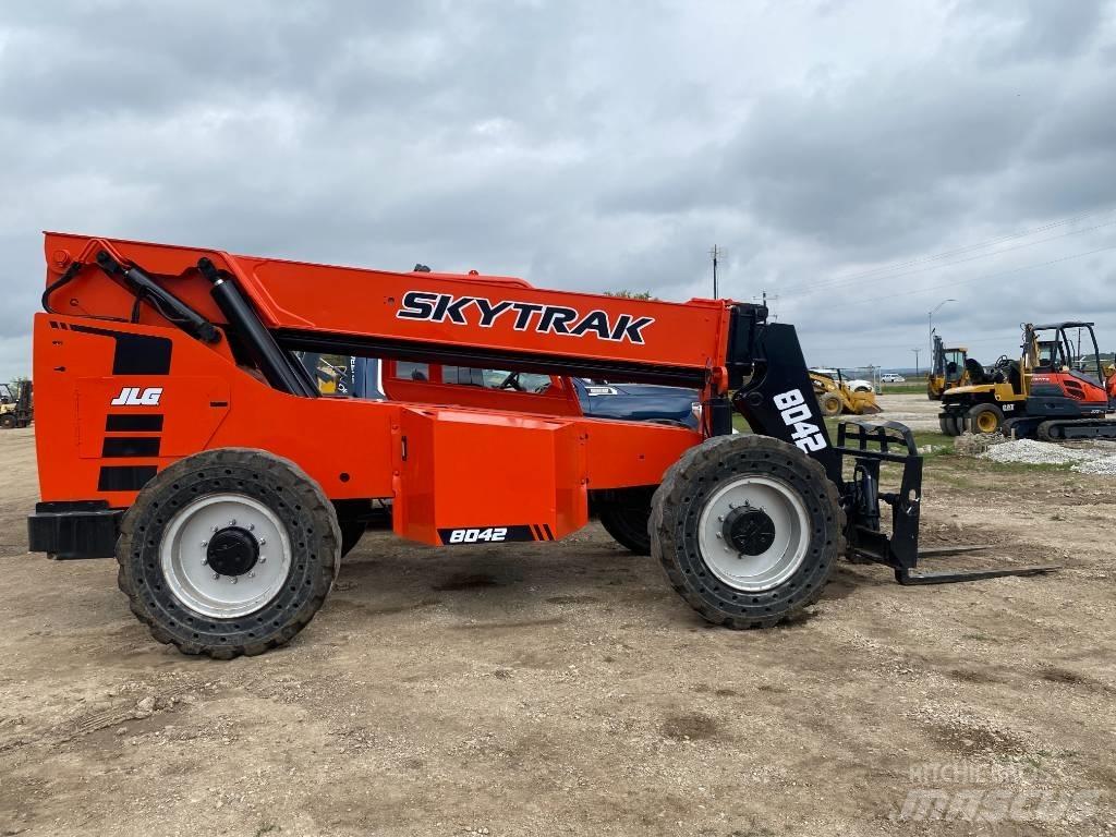 SkyTrak 8042 Verreikers