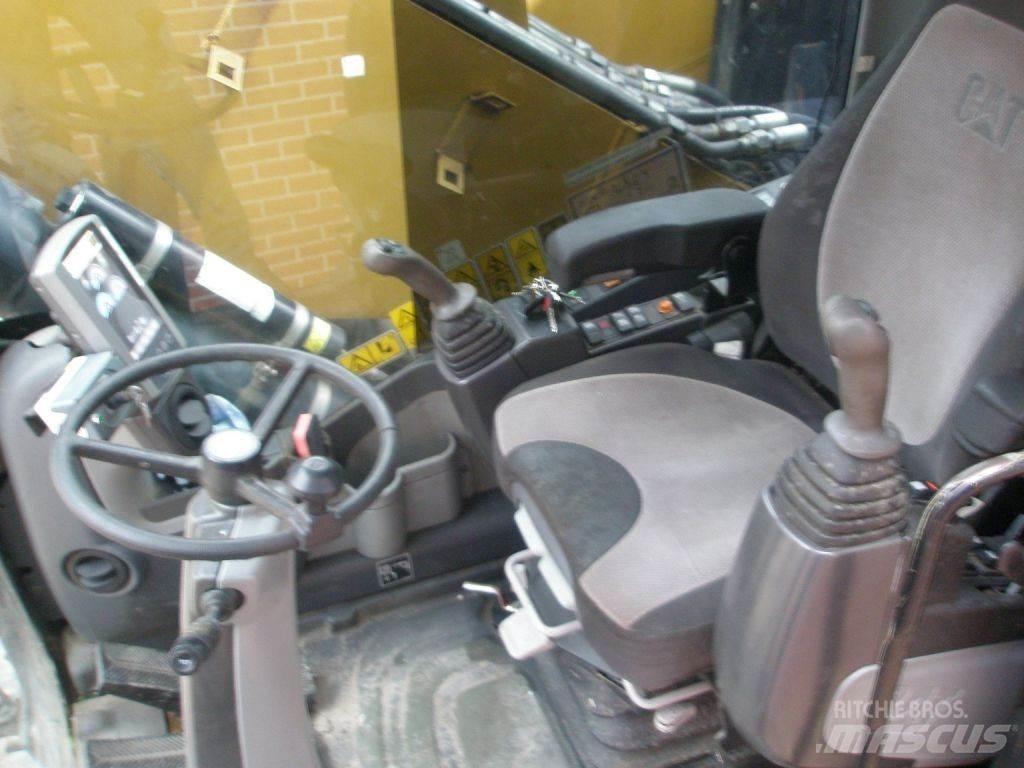 CAT M318D Wielgraafmachines