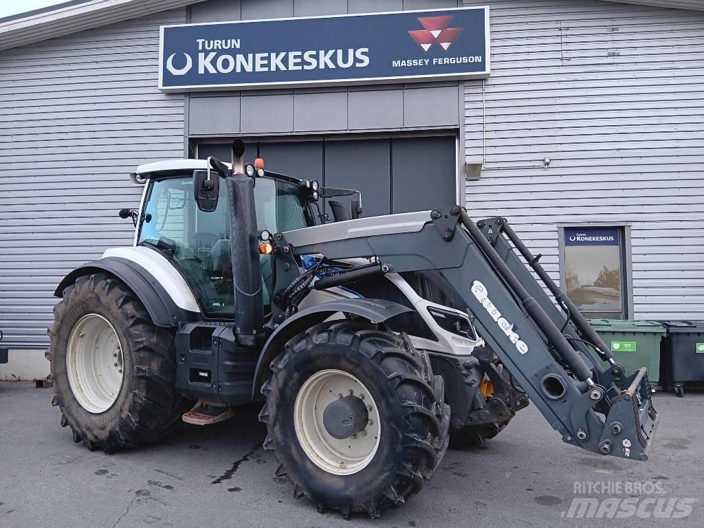 Valtra T 214 D Tractoren