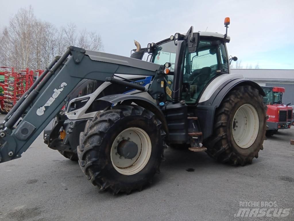Valtra T 214 D Tractoren
