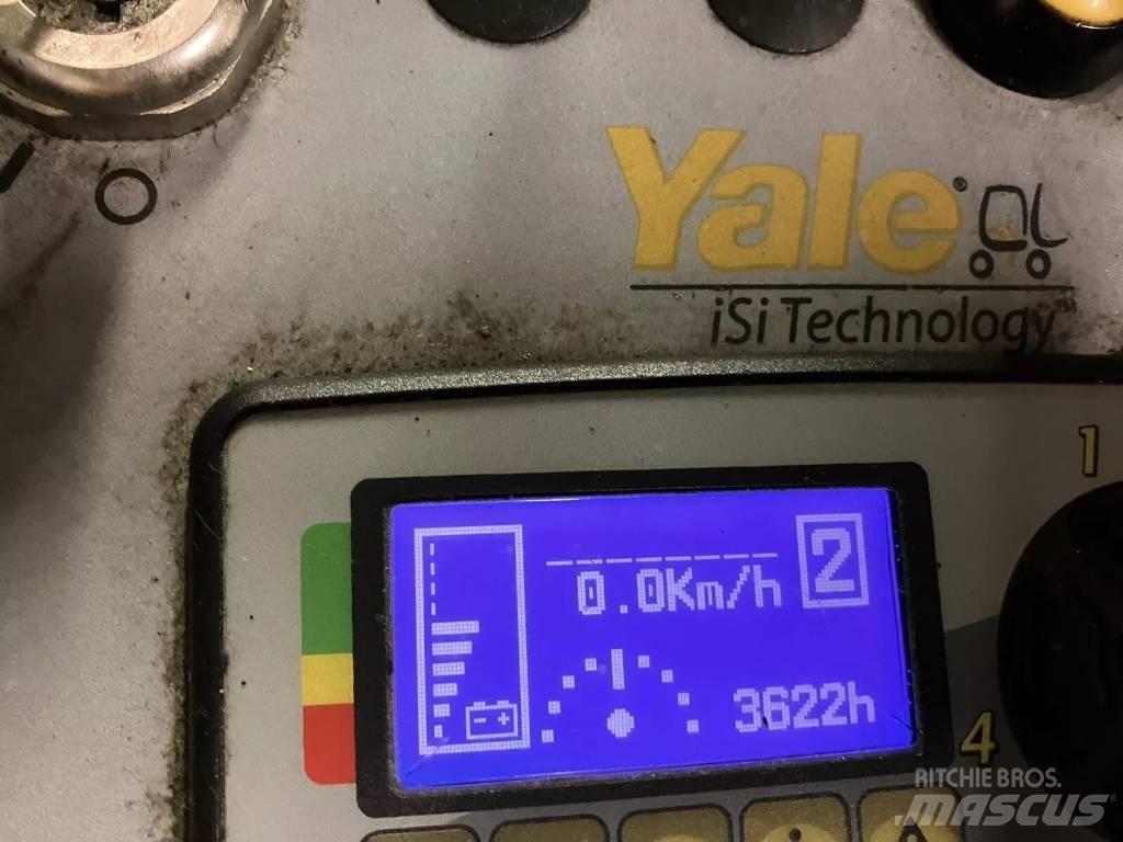 Yale NR035 Reachtruck voor hoog niveau