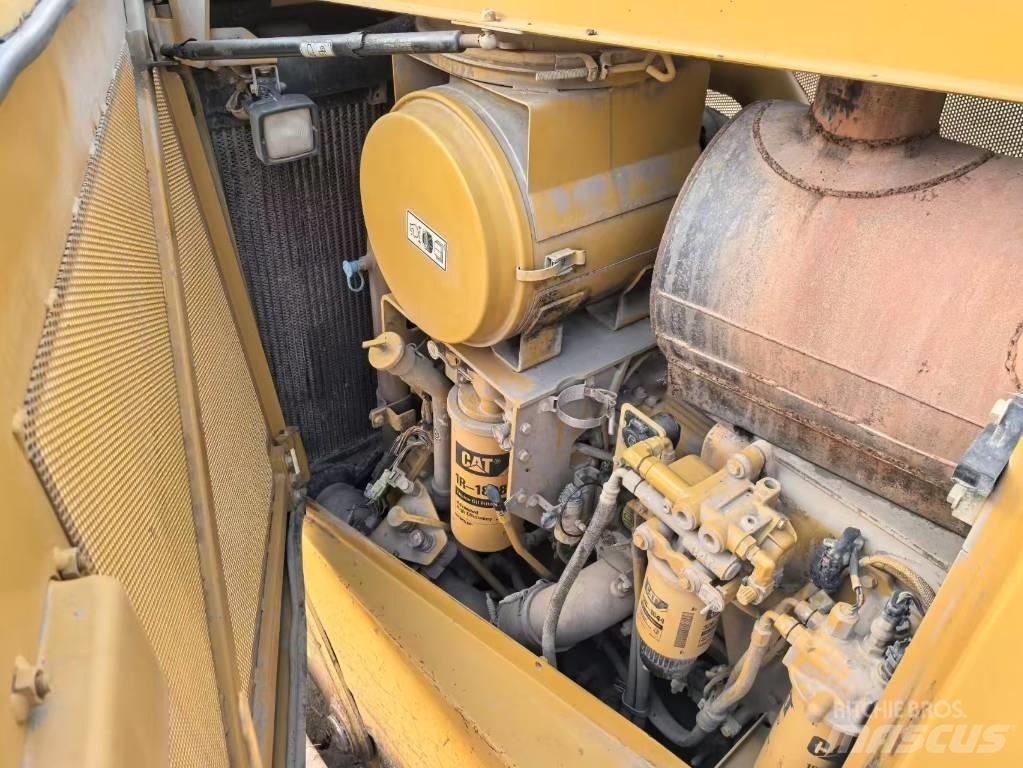 CAT D8T bulldozers Rupsdozers
