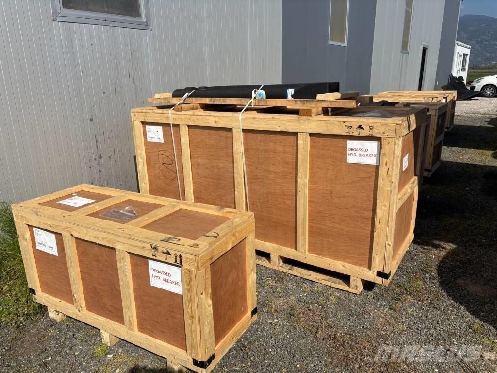 Okada 1000 Hamers en brekers