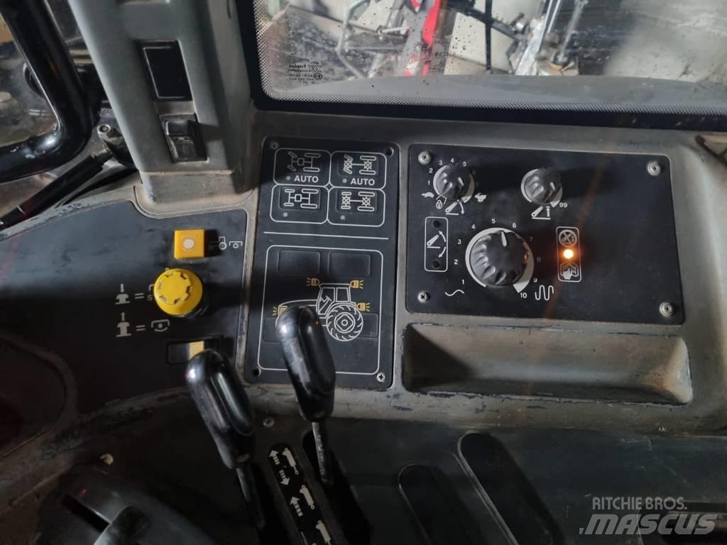New Holland TM 155 Tractoren