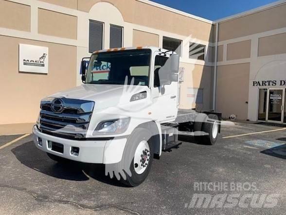 Hino L7 Chassis met cabine