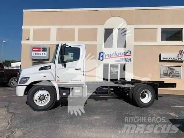 Hino L7 Chassis met cabine