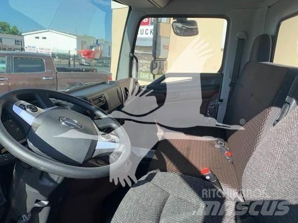 Hino L7 Chassis met cabine