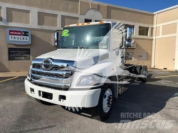 Hino L7 Chassis met cabine