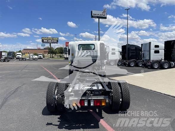 Isuzu NRR Chassis met cabine
