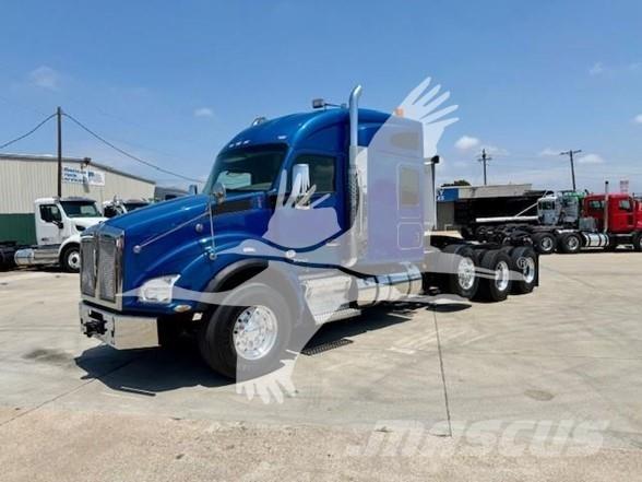 Kenworth T880 Trekkers