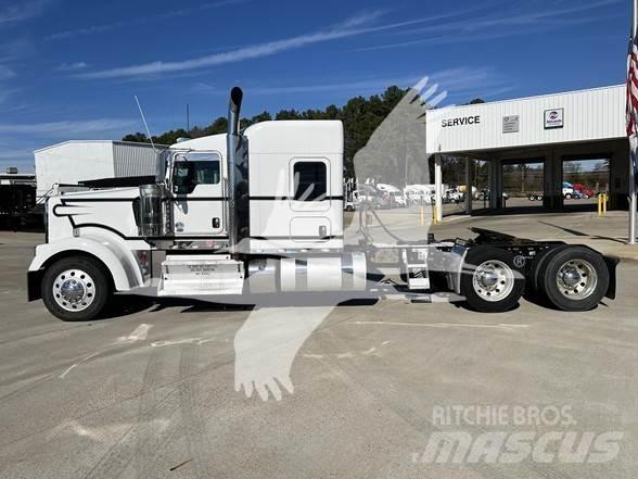 Kenworth W900 Trekkers