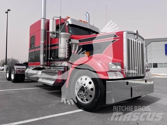 Kenworth W900 Trekkers
