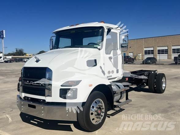 Mack MD6 Chassis met cabine
