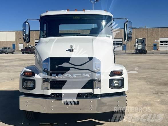 Mack MD6 Chassis met cabine