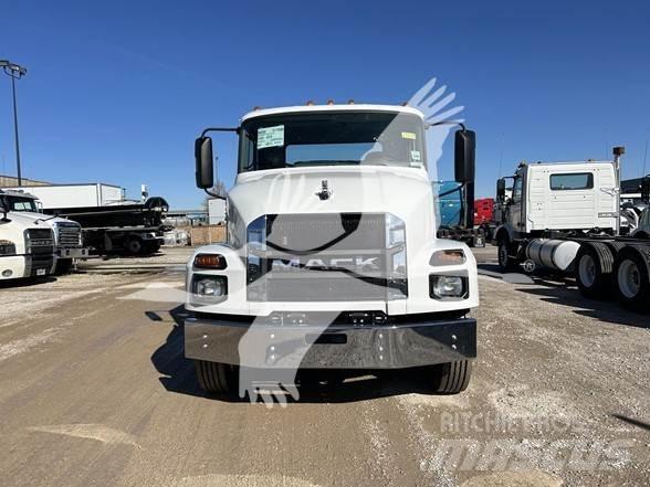Mack MD6 Chassis met cabine