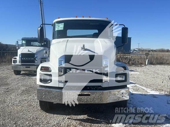Mack MD6 Chassis met cabine