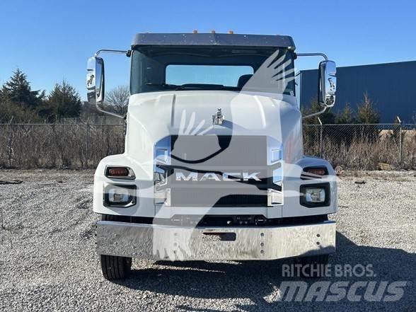 Mack MD6 Chassis met cabine