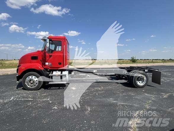 Mack MD6 Chassis met cabine