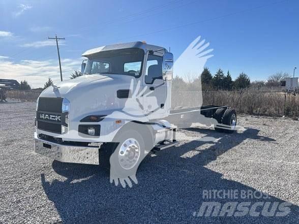 Mack MD6 Chassis met cabine