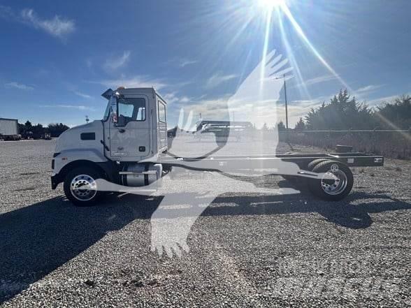 Mack MD6 Chassis met cabine