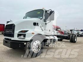 Mack MD6 Chassis met cabine