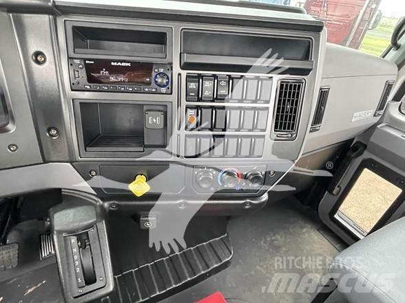 Mack MD6 Platte bakwagens