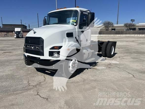 Mack MD6 Chassis met cabine