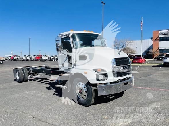 Mack MD6 Chassis met cabine