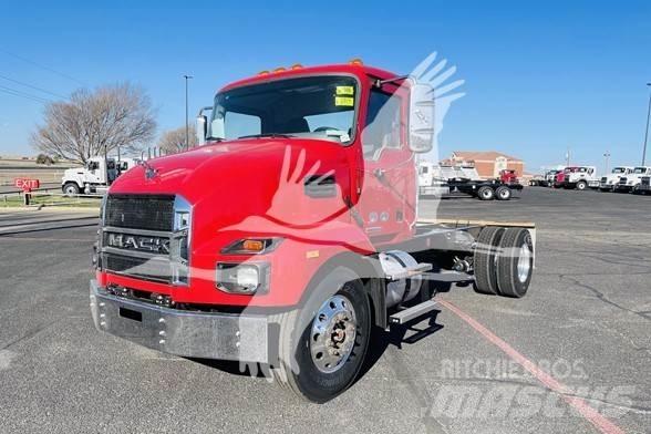 Mack MD6 Chassis met cabine