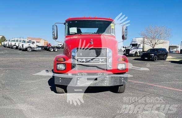 Mack MD6 Chassis met cabine
