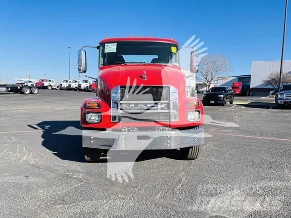 Mack MD6 Chassis met cabine