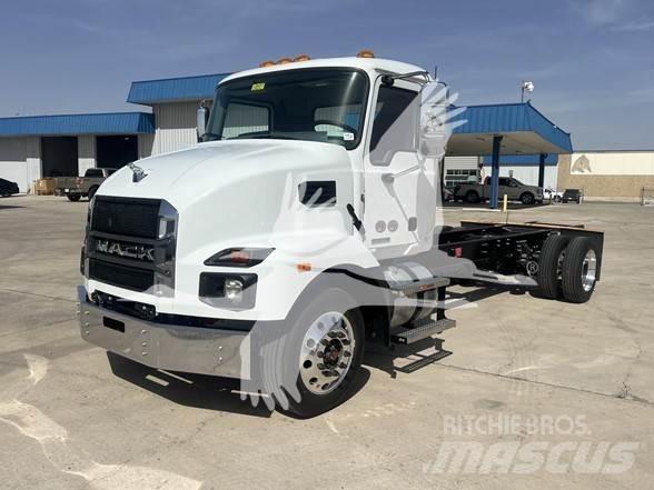 Mack MD6 Chassis met cabine