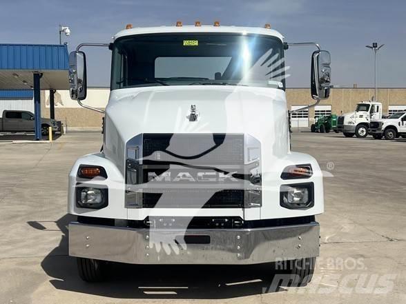 Mack MD6 Chassis met cabine