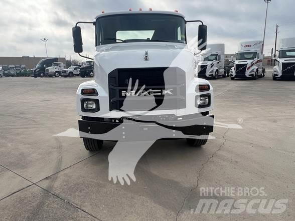 Mack MD6 Chassis met cabine