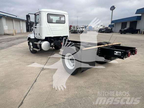 Mack MD6 Chassis met cabine