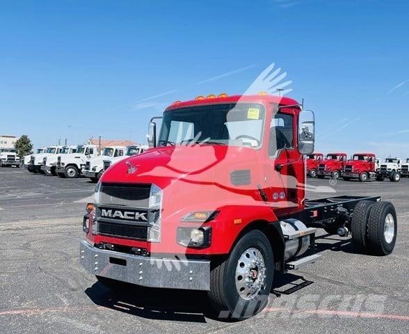 Mack MD6 Chassis met cabine