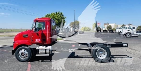 Mack MD6 Chassis met cabine