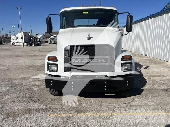 Mack MD6 Chassis met cabine